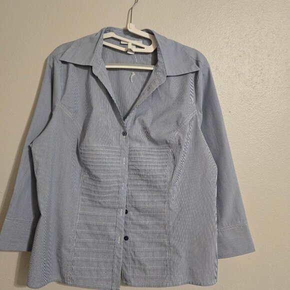 NWOT Dress Barn Blouse Size XL Gray &White Pinstripe Button Horizontal Pin-Tucks - Picture 3 of 6